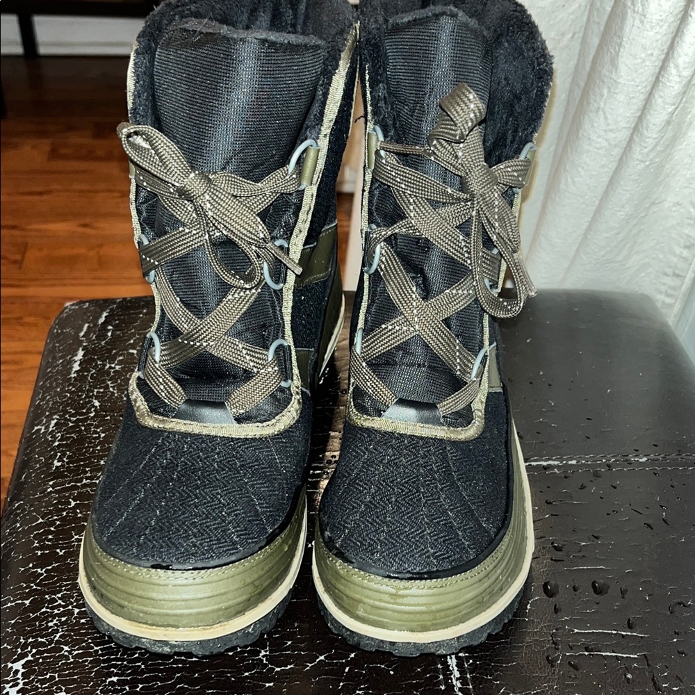 Sorel Black and Olive Lace-Up Boots